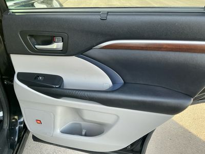2015 Toyota Highlander - Photo 19