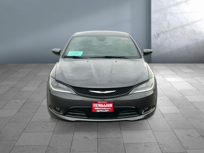 2015 Chrysler 200 - Photo 2