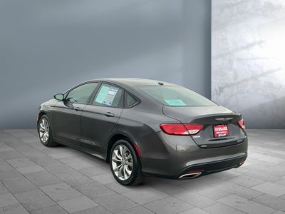 2015 Chrysler 200 - Photo 4