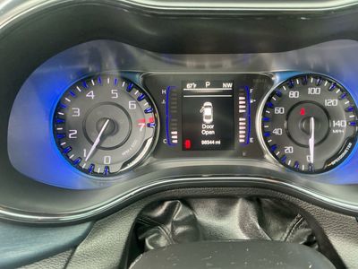 2015 Chrysler 200 - Photo 10