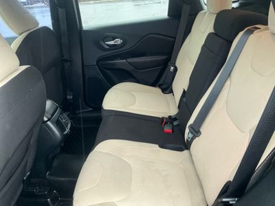 2016 Jeep Cherokee - Photo 16