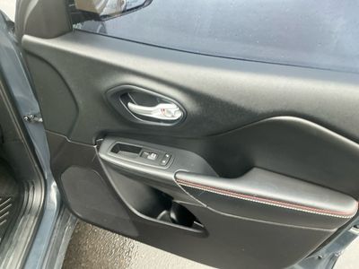 2016 Jeep Cherokee - Photo 21