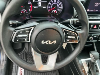 2023 Kia Forte - Photo 13