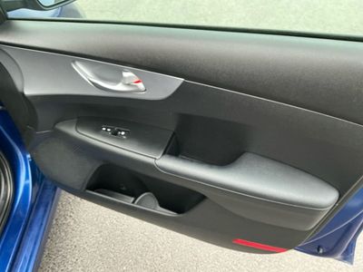 2023 Kia Forte - Photo 21