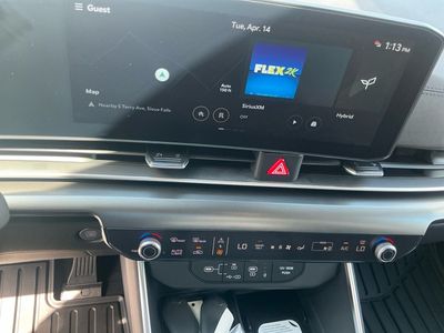 2026 Kia Carnival Hybrid - Photo 12