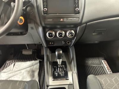 2025 Mitsubishi Outlander Sport — photo 13 view