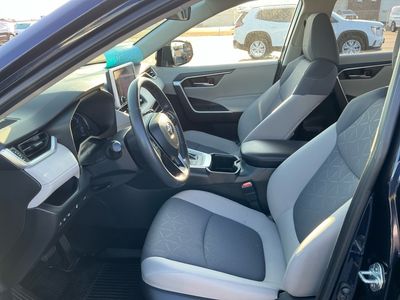 2024 Toyota RAV4 - Photo 9