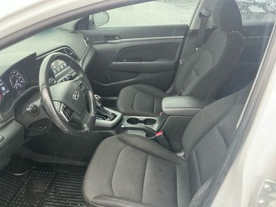 2018 Hyundai Elantra - Photo 9