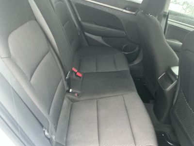 2018 Hyundai Elantra - Photo 18