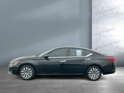2025 Nissan Altima - Photo 3