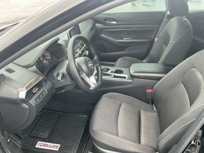 2025 Nissan Altima - Photo 9