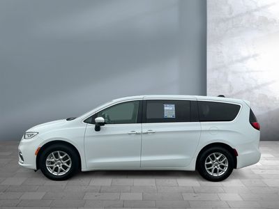 2023 Chrysler Pacifica - Photo 3