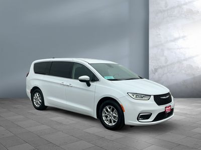 2023 Chrysler Pacifica - Photo 8