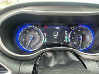 2023 Chrysler Pacifica - Photo 10