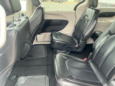2023 Chrysler Pacifica - Photo 16