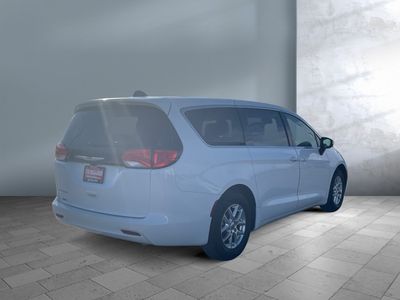 2023 Chrysler Voyager - Photo 6