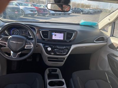 2023 Chrysler Voyager - Photo 16