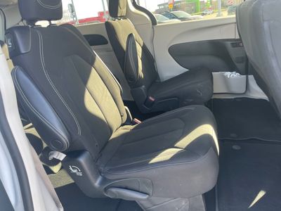 2023 Chrysler Voyager - Photo 19