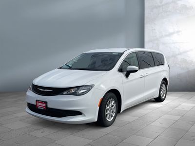 2023 Chrysler Voyager - Photo 1