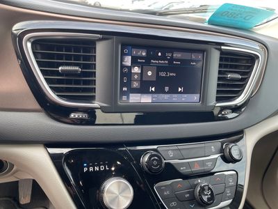 2023 Chrysler Voyager - Photo 13