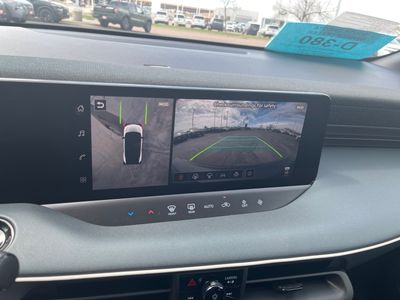 2026 Nissan LEAF - Photo 12