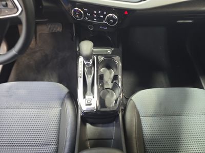 2025 Chevrolet Trax - Photo 13