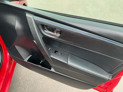 2017 Toyota Corolla - Photo 21