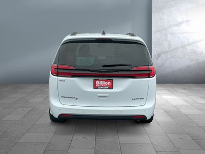 2025 Chrysler Pacifica - Photo 5
