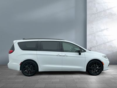 2025 Chrysler Pacifica - Photo 7