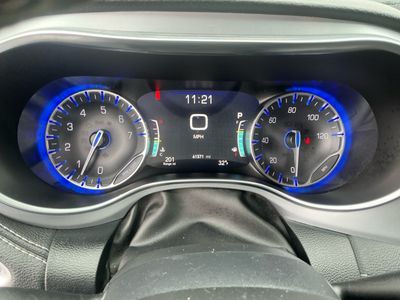 2025 Chrysler Pacifica - Photo 10