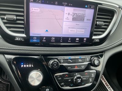 2025 Chrysler Pacifica - Photo 11