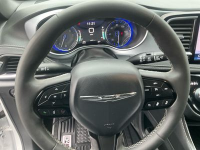 2025 Chrysler Pacifica - Photo 13