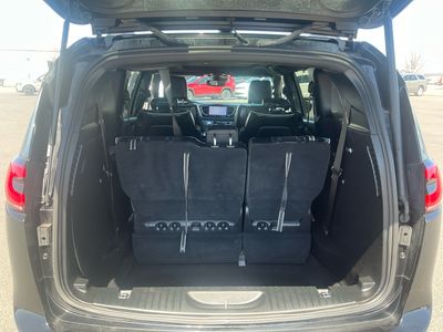 2025 Chrysler Pacifica - Photo 17