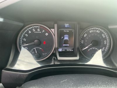 2023 Toyota Tacoma - Photo 10