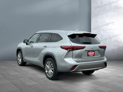 2022 Toyota Highlander - Photo 4