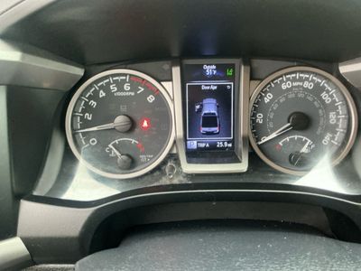 2020 Toyota Tacoma - Photo 10
