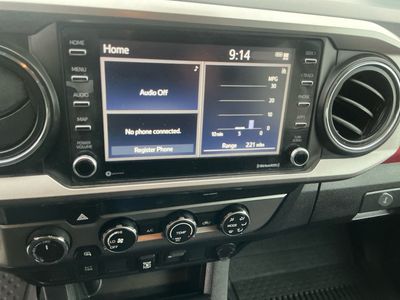 2020 Toyota Tacoma - Photo 11