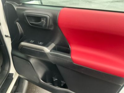 2020 Toyota Tacoma - Photo 21