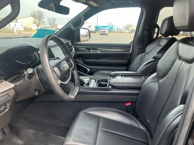 2022 Jeep Wagoneer - Photo 9