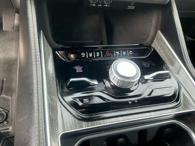 2022 Jeep Wagoneer - Photo 12
