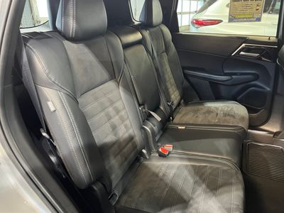 2024 Mitsubishi Outlander - Photo 14