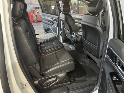 2026 Jeep Grand Wagoneer — photo 14 view