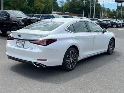 2024 Lexus ES 350 — detail view