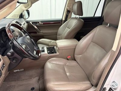 2019 Lexus GX — detail view