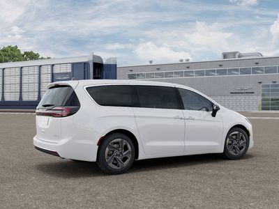 2027 Chrysler Pacifica — side profile view