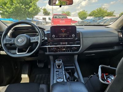 2025 Nissan Pathfinder — detail view