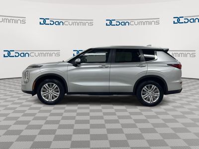 2024 Mitsubishi Outlander — detail view