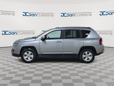 2016 Jeep Compass — detail view