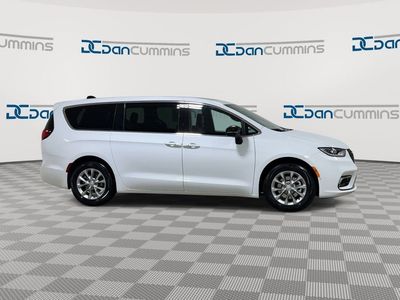 2026 Chrysler Pacifica — side profile view
