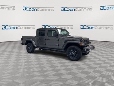 2026 Jeep Gladiator — side profile view